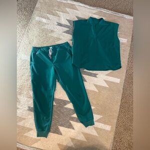 Figs Hunter green scrub set